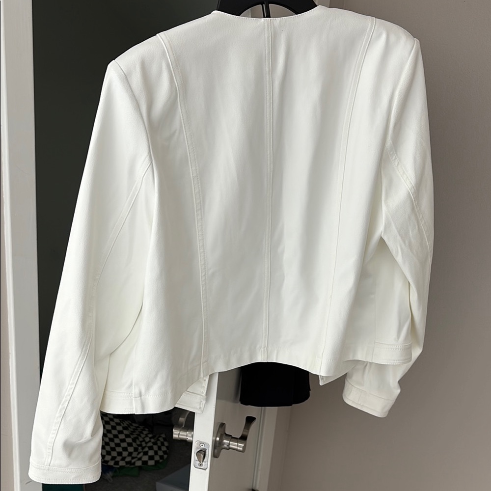 Joseph Ribkoff White Tailored Blazer - Picture 5 of 9